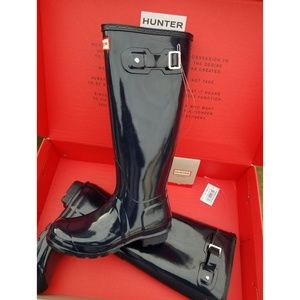 Brand New in Box Hunter Boots Navy Size 6